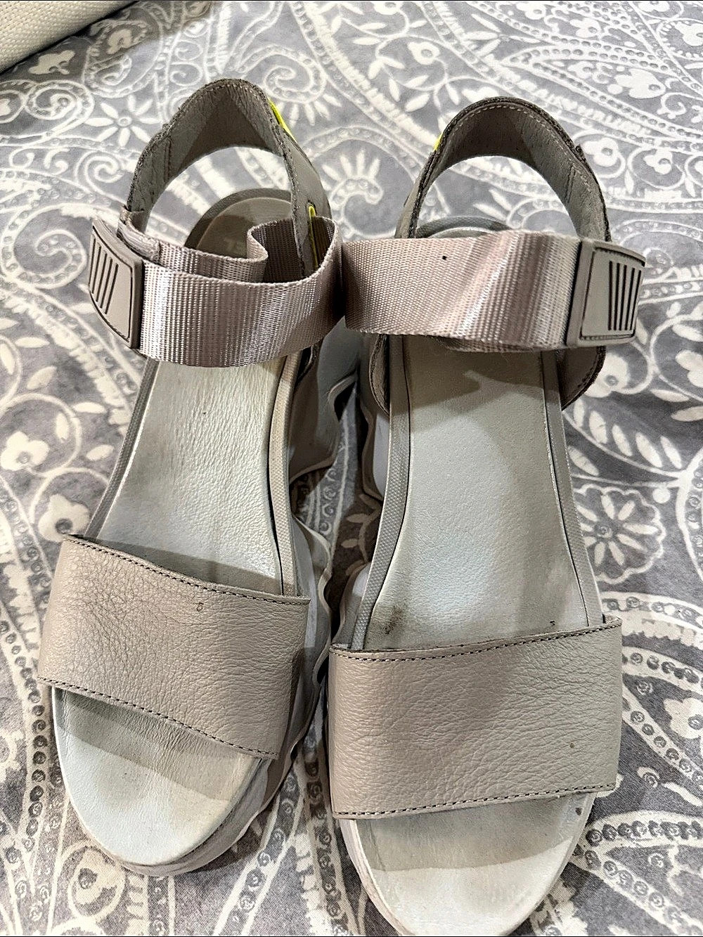 Sorel Kinetic Impact Sling Sandal Wedge Gray & Yellow US 8